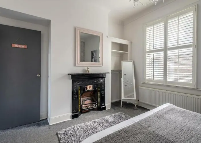 Сasa de vacaciones Entire 2-bedroom House With Garden York