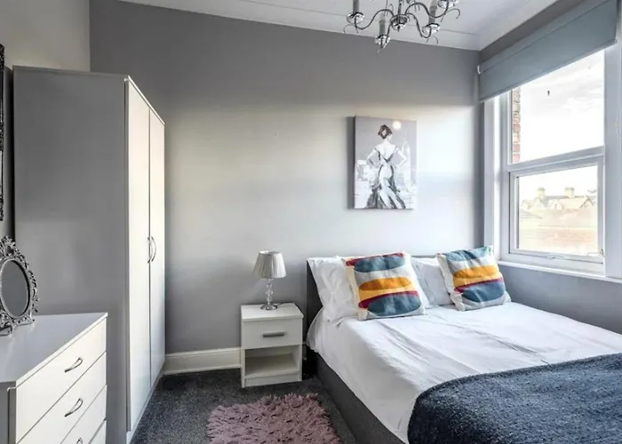 Сasa de vacaciones Entire 2-bedroom House With Garden